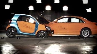 بالفيديو.. سمارت تواجه مرسيدس S-Class في اختبار التصادم