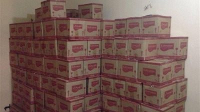 ضبط سيارة ربع نقل محملة بـ 146 كرتونة زيت تمويني في المنيا