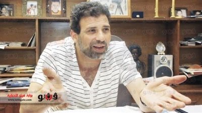 خالد يوسف يصل مطار ألماظة لمواساة أهالي شهداء «حادث الفرافرة»