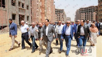 وزير الإسكان يتفقد أول عينة تشطيب واجهات عمارات العاصمة الإدارية