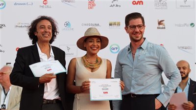 حفل ختام توزيع جوائز سيني جونة بحضور نجوم الفن (فيديو)