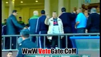 بالفيديو.. اشتباكات بمقصورة الإسكندرية في مباراة سموحة والمقاصة