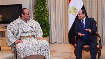 السيسي يستقبل أول لاعب سومو في أفريقيا.. يؤكد: نموذج مشرف لمصر في اليابان.. يشيد بالروح الوطنية للبطل.. يعد بحل أزمة تجنيده.. «عاصفة الصحراء» يشجع على زيارة مصر ودعم السياحة اليابانية