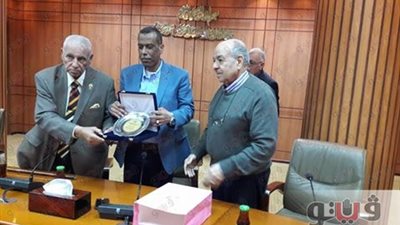 سكرتير محافظة بورسعيد يستقبل خريجي «هندسة الإسكندرية»