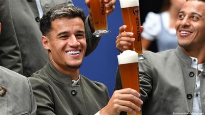 كوتينيو سعيد بارتدائه الملابس البافارية في مهرجان أكتوبر فيست