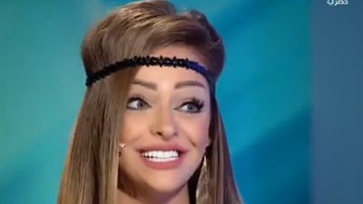 بالفيديو.. روشتة خبيرة تجميل للحصول على أسنان ناصعة البياض