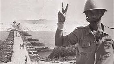 فنان تشكيلي: أجيال اليوم لا تستوعب عظمة نصر أكتوبر