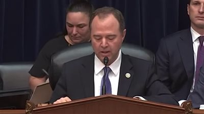 اتهمه بالكذب.. ترامب يطلب استقالة رئيس لجنة الاستخبارات بالنواب