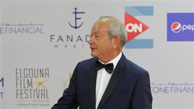 حفل كامل العدد في ختام مهرجان الجونة السينمائي بحضور النجم العالمي ستيفن سيجال.. منح محمد هنيدي جائزة الإنجاز الإبداعي.. هند صبري تفوز بأفضل ممثلة.. ونجيب ساويرس: أنا غاوي سينما