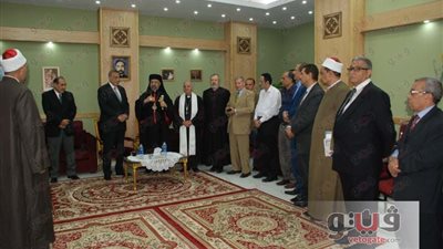 بالصور.. محافظ الجيزة يقدم واجب العزاء للأخوة الأقباط