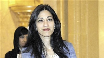 الإخوانية هوما عابدين تطلب مليوني دولار لإصدار كتاب عن كلينتون