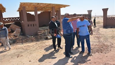 رفع كفاءة حديقة المطار وتجميل مدخل مدينة الخارجة بالوادى الجديد