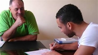 بالصور.. لاعب المقاولون السابق يوقع للصيد