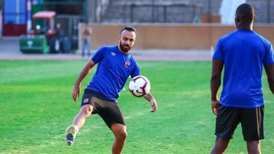 أفشة وحمدي فتحي يؤديان تدريبات تأهيلية في الأهلي