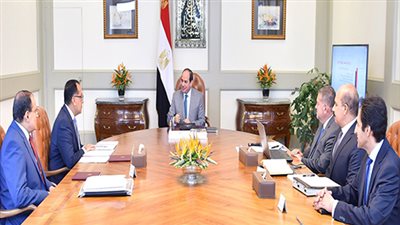 الرئيس وتطوير شركات قطاع الأعمال.. السيسي يكلف بمواصلة تنفيذ الإصلاحات الشاملة.. إعداد قواعد بيانات دقيقة لكافة الأصول.. الاستمرار في خطة النهوض بصناعة الغزل والنسيج