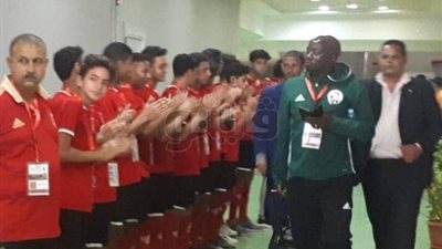 وصول طاقم تحكيم لقاء الأهلي وكانو سبورت إلى ملعب برج العرب(صور)