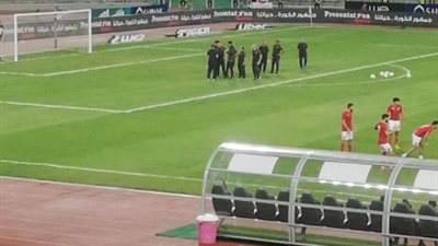 إصابة محمد الشناوي أثناء عمليات الإحماء قبل مباراة كانو سبورت (فيديو)