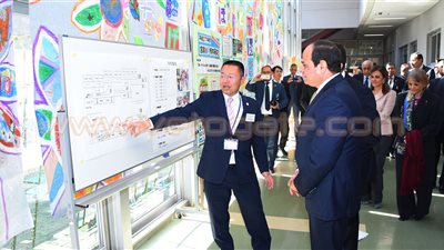 بالصور.. السيسي يتفقد مدرسة ابتدائية في اليابان