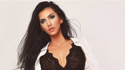 بالصور.. جميلات في المزاد.. عارضة أزياء تبيع نفسها لتوفير مصاريف الدراسة.. «صينية» تعرض نفسها على مواقع التواصل لعلاج والدتها من السرطان.. و«أمريكية» تتخلى عن عذريتها مقابل ترميم م