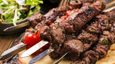 طريقة صحية لعمل شيش كباب في المنزل