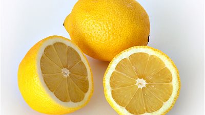 الليمون يقى من السرطان ويمنح الجسم الحيوية والنضارة