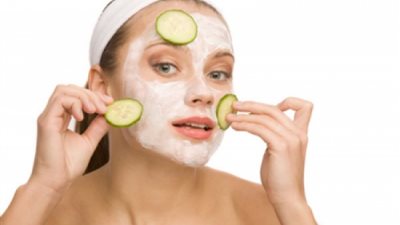 أفضل الماسكات الطبيعية لبشرة مشرقة في العيد