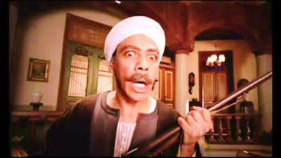 بالصور.. ممثل مسرحي يُبهر مشاهدي ابن حلال بشخصية «مسكر»