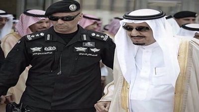 صارم ويكمل مسيرة والده.. 8 معلومات عن اللواء عبد العزيز الفغم الحارس الشخصي للملك سلمان
