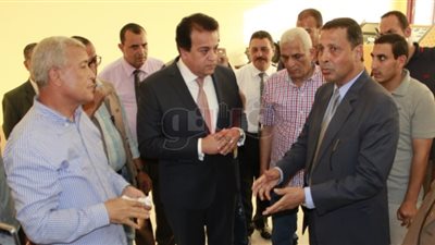 وزير التعليم العالي يتفقد مقر جامعة الدلتا التكنولوجية بقويسنا (صور)