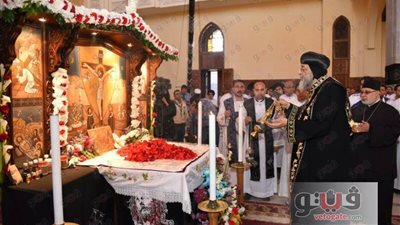 البابا يدعو لزيارة المصابين في عيد القيامة.. ويعتذر عن تلقى العزاء