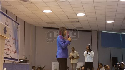 وفد وزارة التخطيط والآثار يحاضرون لطلاب جامعة جنوب الوادي (فيديو)