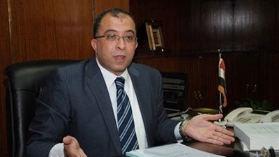 وزير التخطيط يغادر حفل تكريم موظفين بعد استدعائه من «الوزراء»