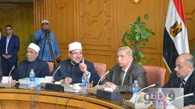 محافظ الإسماعيلية يكرم وزير الأوقاف تقديرا لجهوده