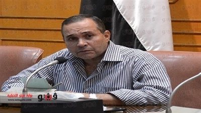 الجيش يعوض أصحاب المحال المتضررة من «سور القناة»