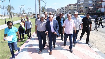 محافظ بورسعيد: الشارع السياحي الترفيهي يقام على أحدث أسلوب حضاري (صور)
