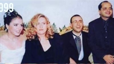 أحمد السقا ينشر صورة قديمة من حفل زفافه برفقة هنيدي: 