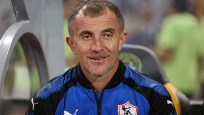 ميتشو يجري تقسيمة بين اللاعبين بعد انسحاب جينيراسيون فوت