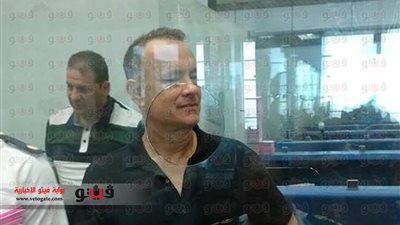 بالصور.. تفاصيل رحلة توم هانكس فى مصر..  الممثل العالمي أقام في لنش بالغردقة وسط حراسة خاصة.. شرطة السياحة تولت حمايته.. نجم هوليود رفض الإجراءات الاستثنائية وأشاد بـ«جمال مصر».. ووعد بتكرار