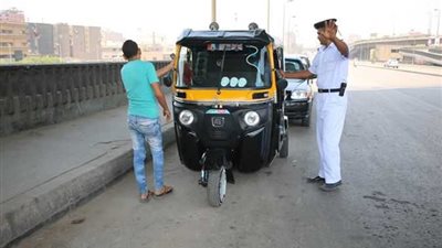 مرور الجيزة يحرر 65 مخالفة تجاوز سرعة ويحجز 15 توك توك مخالف