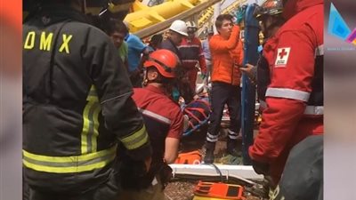 مصرع شابين وإصابة امرأتين في تحطم لعبة ملاهي (فيديو)