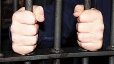 حبس عاطل بتهمة الاتجار في الأسلحة النارية بإمبابة