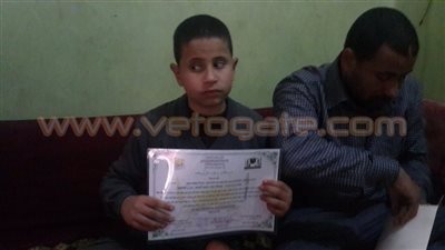 بالفيديو.. «الطفل المعجزة» بالشرقية يتحدى إعاقته.. ولد فاقد نعمة الإبصار.. حفظ القرآن الكريم بقراءاته العشر في 3 أشهر.. شيخ الأزهر كرمه وأطلق عليه «المعجزة».. وإمام الحرم المكي أعج