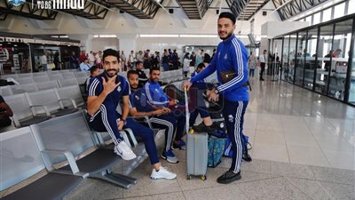 بيراميدز يغادر الجزائر متوجها للقاهرة بعد الإطاحة بـ