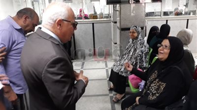 محافظ بورسعيد يتفقد المركز التكنولوجي بحي الضواحي (صور)