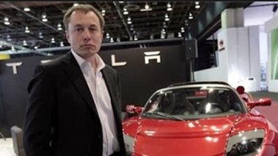 تسلا تطلق أول سيارة كهربائية.. سبتمبر المقبل