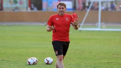 فايلر يعقد جلسة مع رمضان صبحي على هامش مران الأهلي