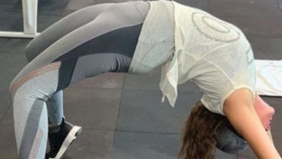 نيرمين الفقي تستعرض رشاقتها في 