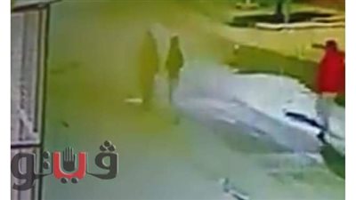 شابان ملثمان بـ