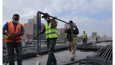 وزير النقل يراجع مشروعات تطوير الطرق بالقاهرة والقليوبية