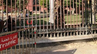 الآثار تكشف حقيقة فك البوابة الرئيسية للمتحف المصري بالتحرير